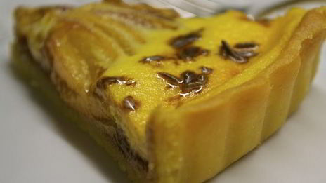 шоколадно-сливочный тарт с фруктами