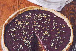 Шоколадный тарт с фундуком и медом