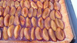 Сливовый тарт на творожном тесте