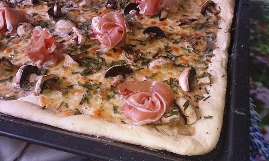 Рецепт тарта фламбе с шампиньонами