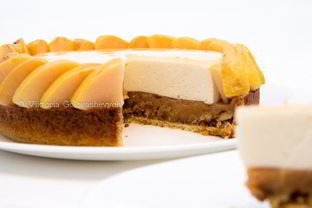 Тарт с айвой и сырным муссом