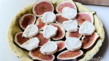 тарт с беконом и инжиром