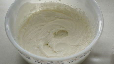 тарт с брусникой и нежным кремом с белым шоколадом