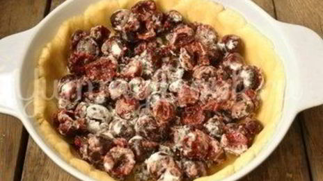 тарт с черешней