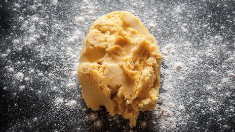 тарт с карамельным кремом и яблоками