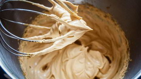 тарт с карамельным кремом и яблоками