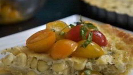 тарт с кукурузой и базиликом