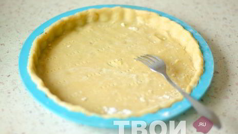 тарт с малиной, нектаринами и тимьяном