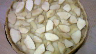 Тарт с яблоками в карамели