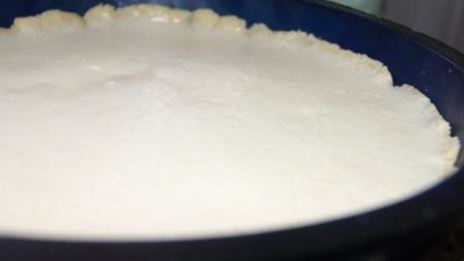 тарт с зерненым творогом и медом