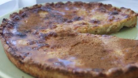 тарт с зерненым творогом и медом