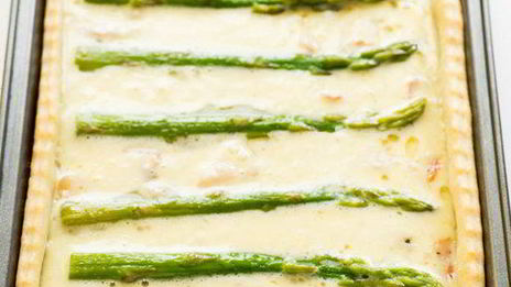 тарт со спаржей и беконом