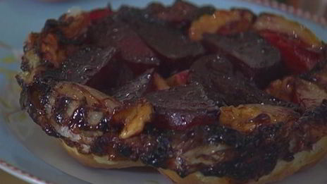 тарт татен со свеклой и шалотом