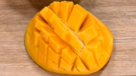 французские тосты с ванильным йогуртом и манго