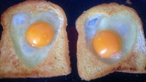 глазунья в тосте