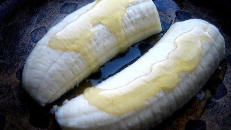 хрустящий тост с карамельным бананом