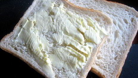 хрустящий тост с карамельным бананом