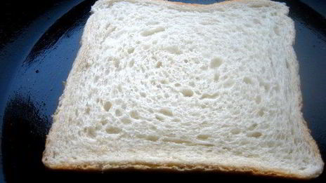 хрустящий тост с карамельным бананом