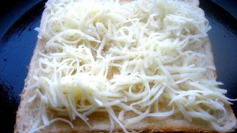 хрустящий тост с карамельным бананом