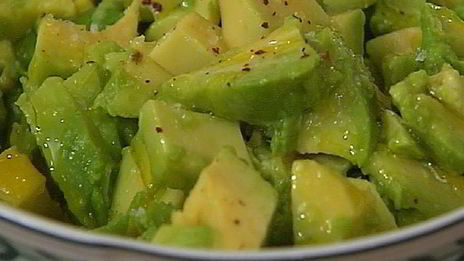 тосты с авокадо и красной икрой