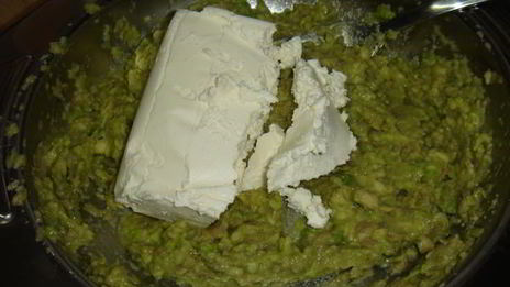 тосты с авокадо и творогом