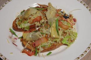 Тосты с чечевицей и капустой