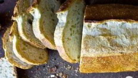 тосты с голубым сыром и луком