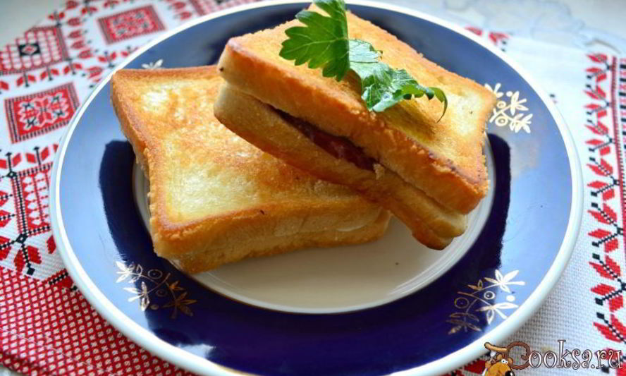 Рецепт тостов с плавленным сыром и копченой колбасой