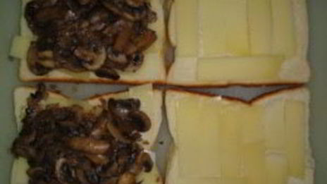 тосты с сыром и грибами