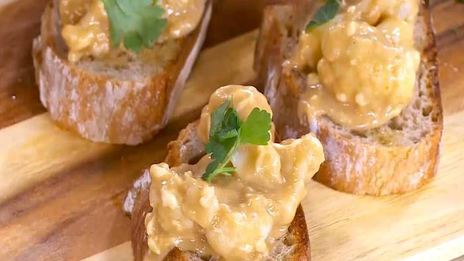 тосты с цветной капустой в сырном соусе