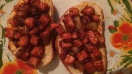 тосты с ветчиной и овощами