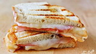 Тосты с ветчиной и сыром