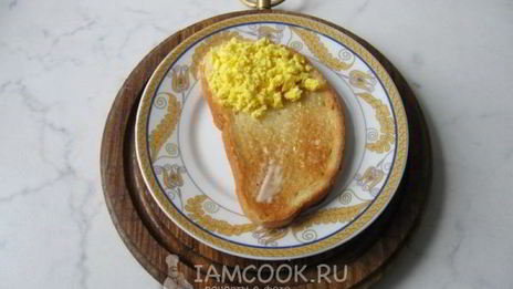 тосты с яйцом к празднику