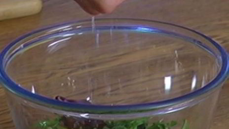 жареные грибы на тостах