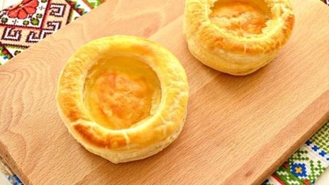 волованы с творогом и вишней