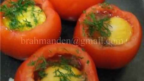 глазунья в помидоре