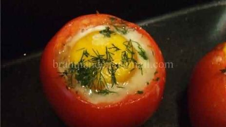 глазунья в помидоре
