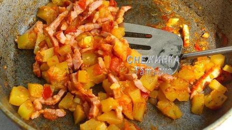 сердечная яичница из перепелиных яиц с овощами