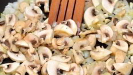 яичница-болтунья с грибами