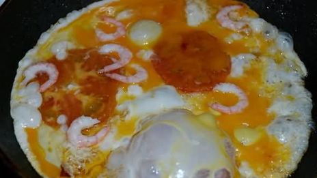 яичница с креветками