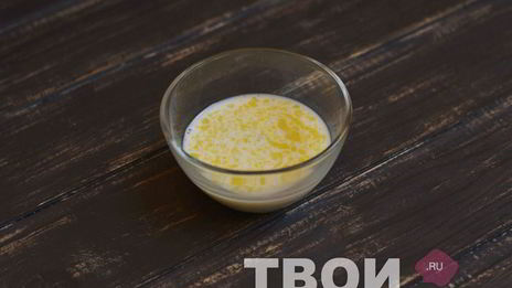 яичница с помидорами и зеленым горошком