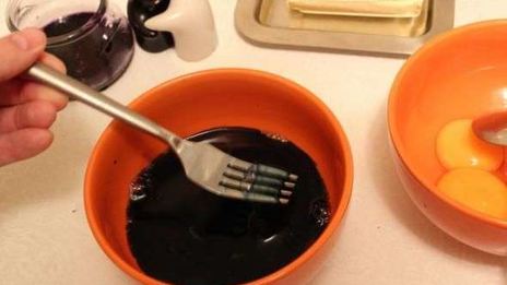 яичница с приправами