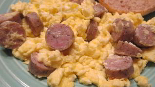 Яичница с сосиской