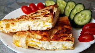 Яичница с сыром в лаваше