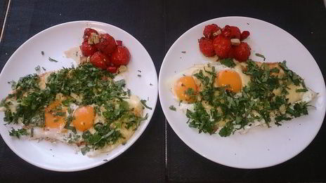 яичница с жареным сыром сулугуни