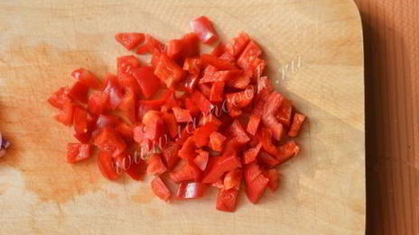 яичница со спаржей и вялеными помидорами