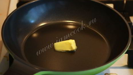 яичница солнышко в рамочке с гренками