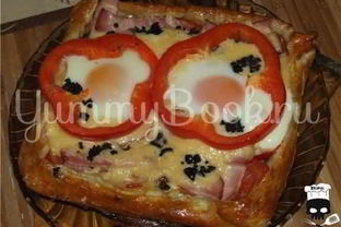 Яичница в слоеном тесте