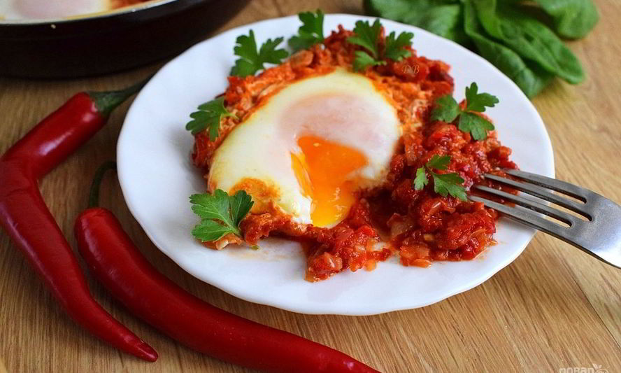 Рецепт яичницы в томате по-африкански