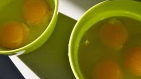 запеченная яичница с зеленью